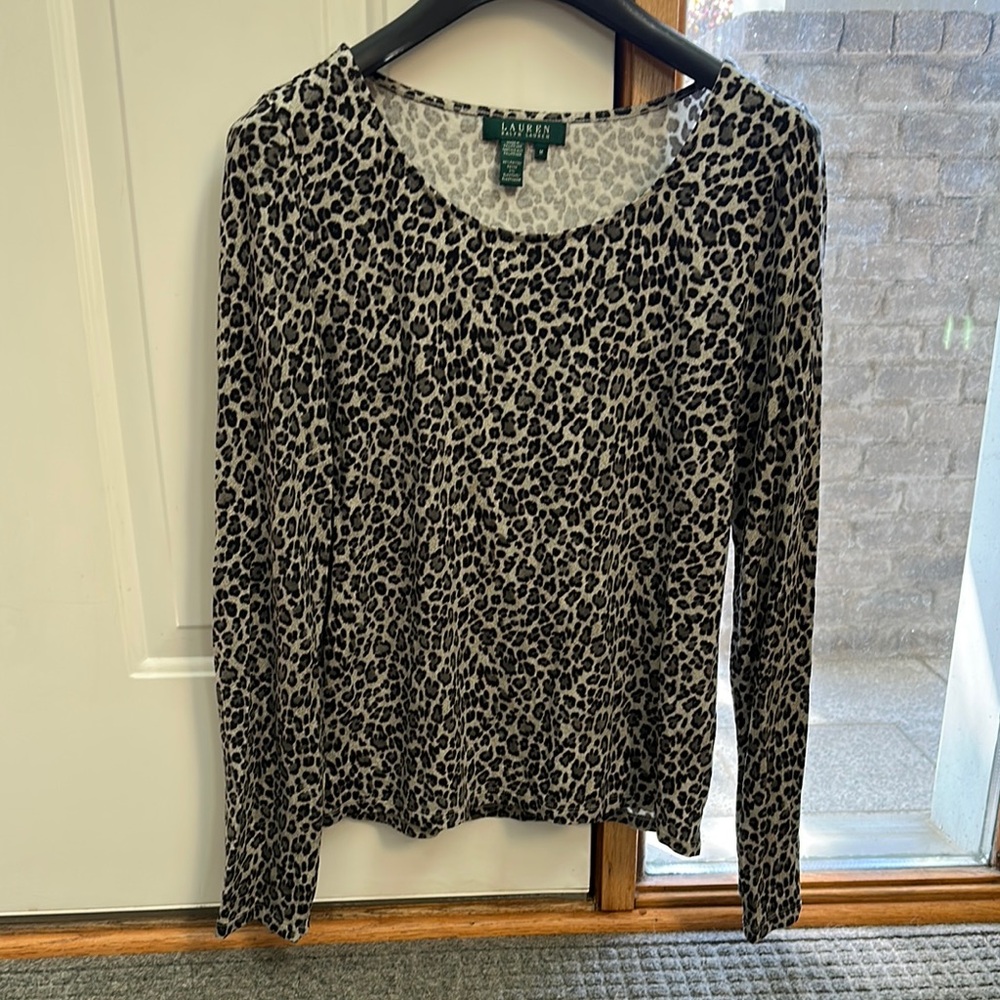 Size M long sleeve T shirt